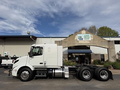 2020 Volvo VNR64T400