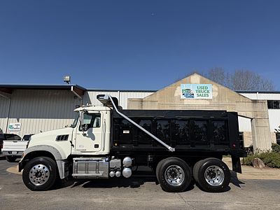 2015 Mack GRANITE GU713