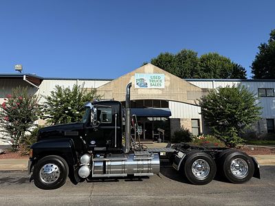 2023 Mack PINNACLE 64T