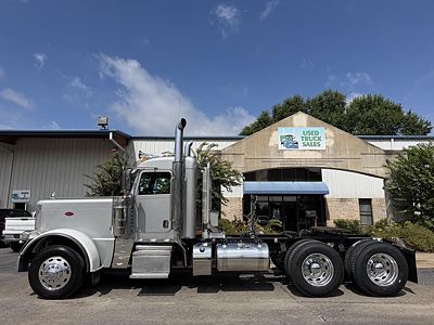 2023 Peterbilt 389