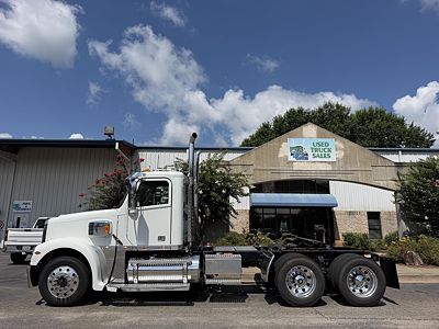 2020 Freightliner CORONADO 132