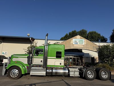 2019 Kenworth W900