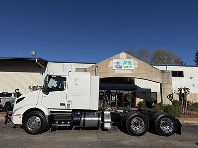 2020 Volvo VNR64T400