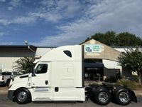 2020 Freightliner CASCADIA 126