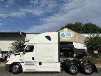 2020 Freightliner CASCADIA 126