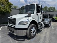 2017 Freightliner M2 106
