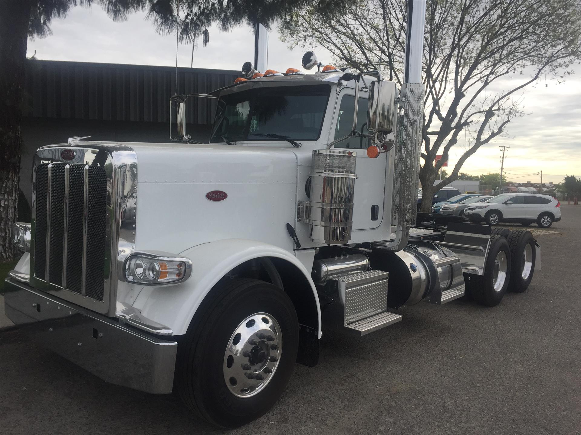 2019 Peterbilt 389 2019 Peterbilt 389