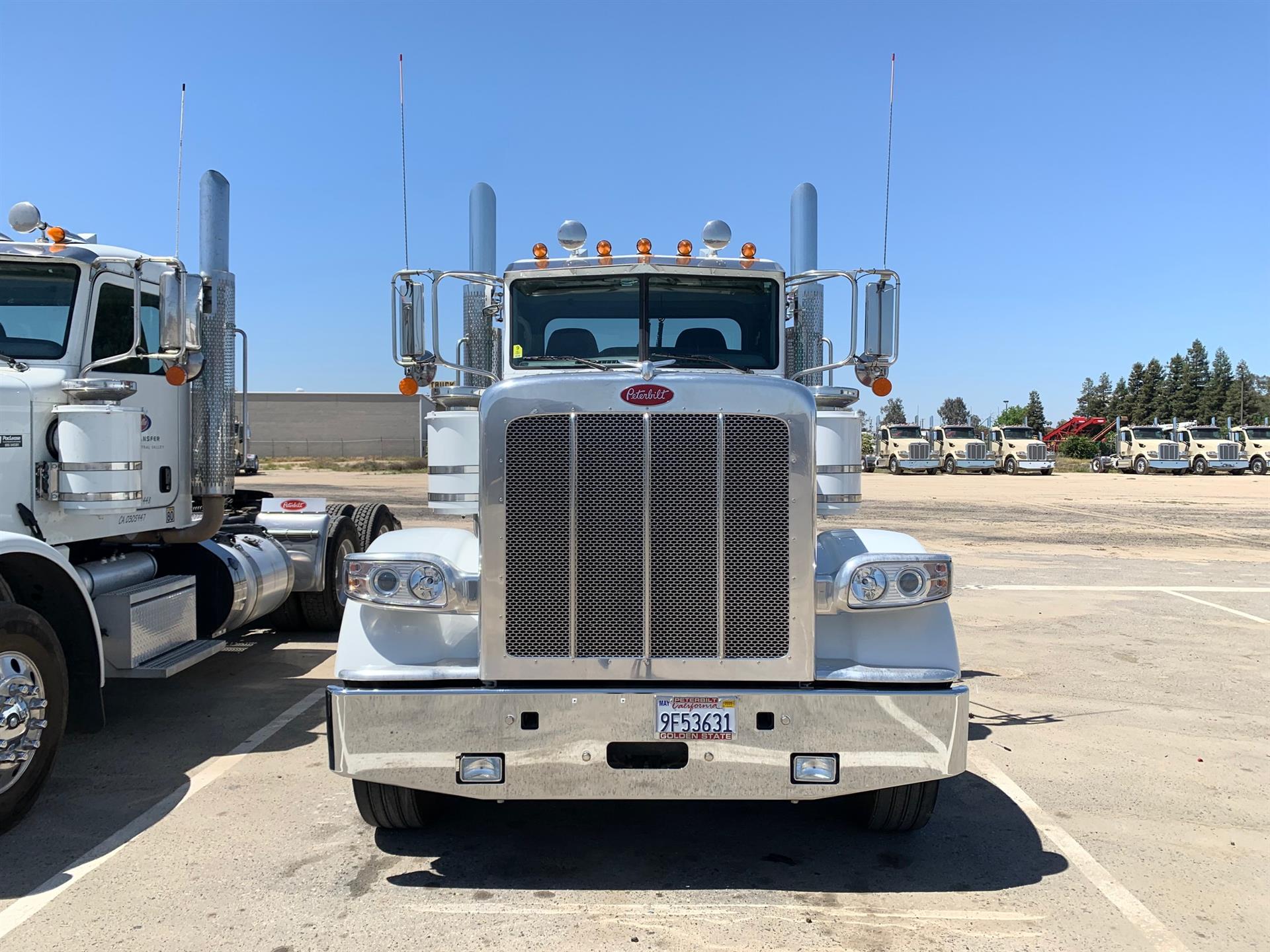2020 Peterbilt 389 2x