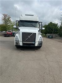 2022 Volvo VNL64T860
