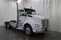 2025 Kenworth T880