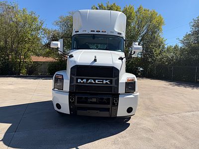 2023 Mack ANTHEM 64T