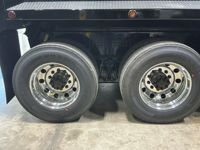 2027 Kenworth T880