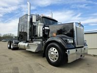 2022 Kenworth W900L