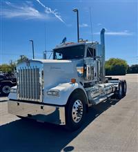 2025 Kenworth W900L