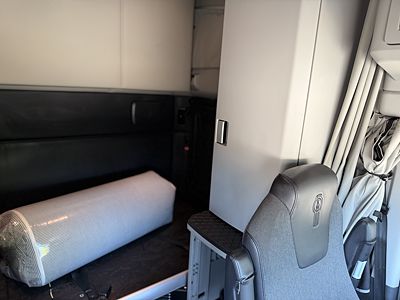 2023 Kenworth T680