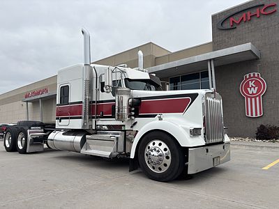 2023 Kenworth W900L