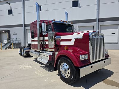 2026 Kenworth W900L