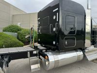 2027 Kenworth W900L