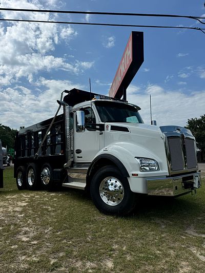 2026 Kenworth T880