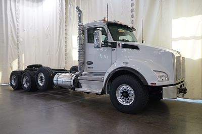 2027 Kenworth T880