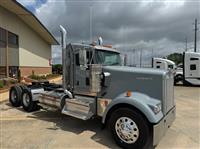 2025 Kenworth W900L