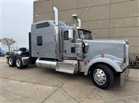 2023 Kenworth W900L