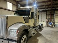 2020 Kenworth W990