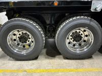 2027 Kenworth T880