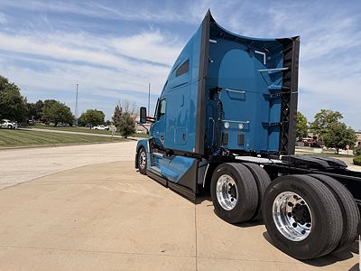 2024 Kenworth T680