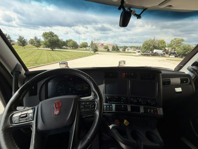 2023 Kenworth T680