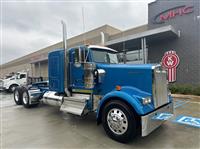 2025 Kenworth W900L