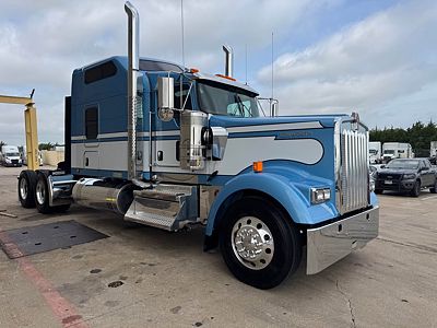 2027 Kenworth W900L