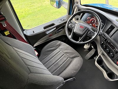 2022 Peterbilt 579