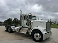 2027 Kenworth W900L