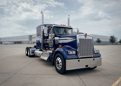 2027 Kenworth W900L