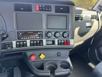 2024 Kenworth T880