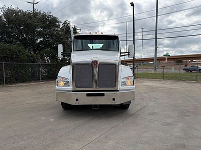 2024 Kenworth T880