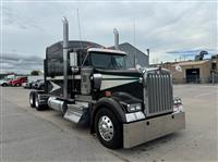 2022 Kenworth W900L