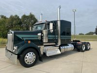 2023 Kenworth W900L