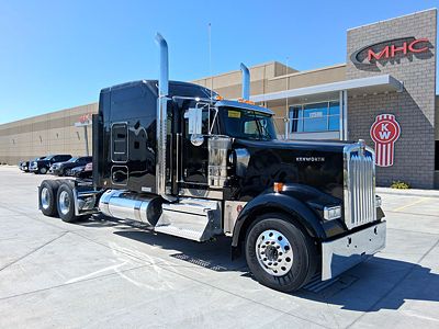 2027 Kenworth W900L