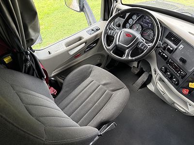 2022 Peterbilt 579