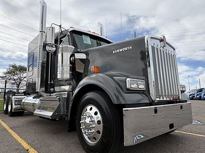 2027 Kenworth W900L