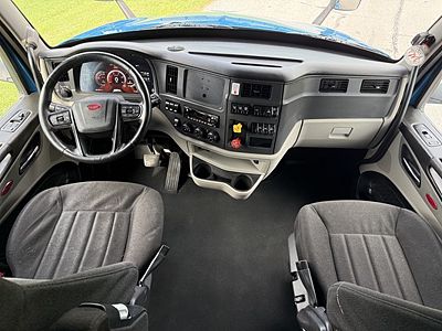 2022 Peterbilt 579
