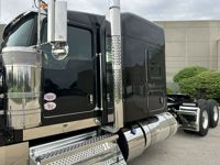 2027 Kenworth W900L