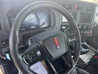 2024 Kenworth W990