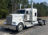 2025 Kenworth W900L