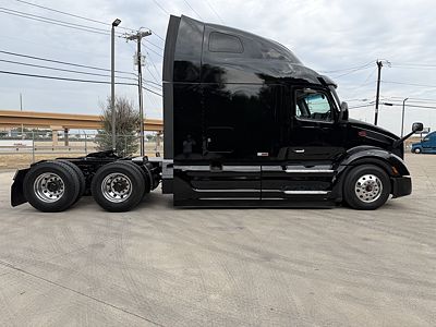 2023 Peterbilt 579