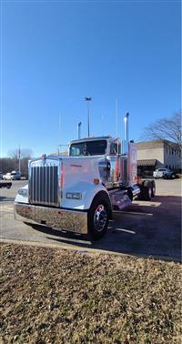 2025 Kenworth W900L