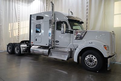 2027 Kenworth W990