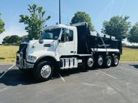 2021 Volvo VHD64F300